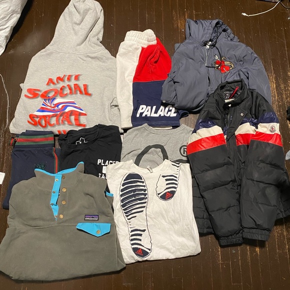 Lot of 9 Designer Clothing Items - Patagonia, Gucci, Moncler, ETC - Picture 4 of 10